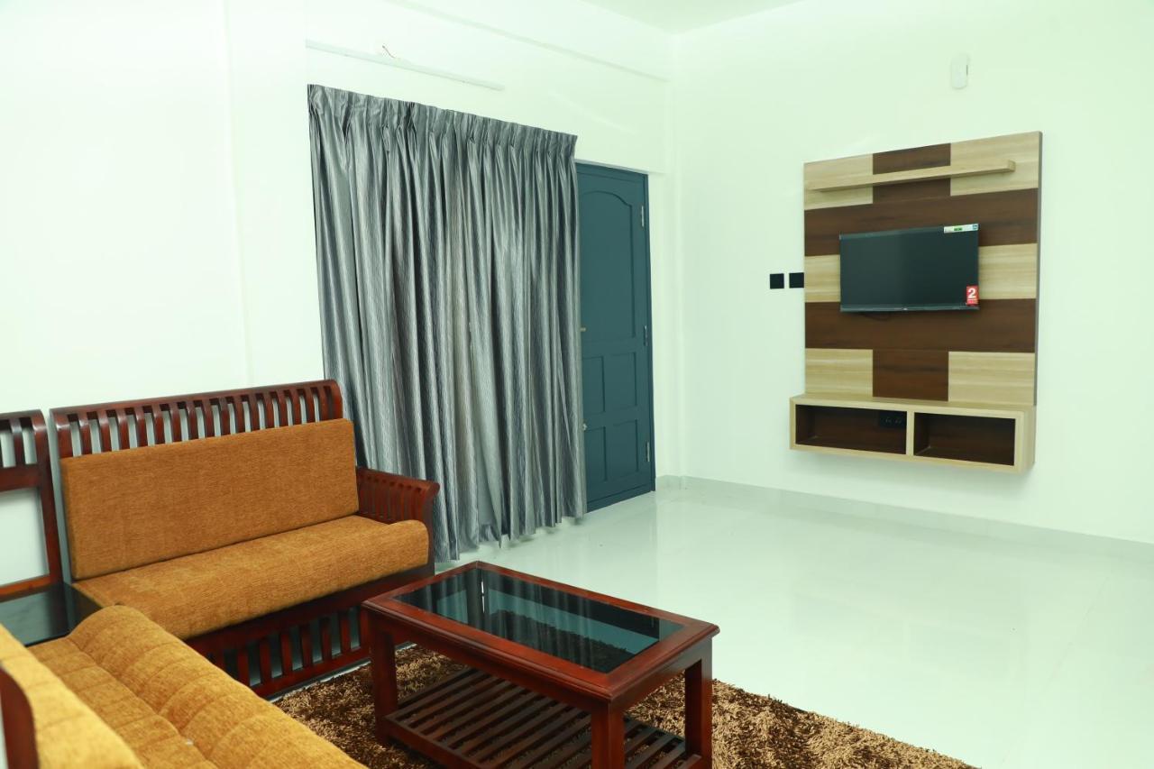 فندق Achoos Residency ثيروفالّا المظهر الخارجي الصورة