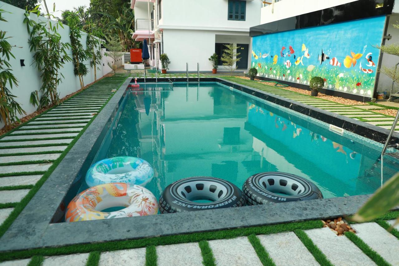 فندق Achoos Residency ثيروفالّا المظهر الخارجي الصورة
